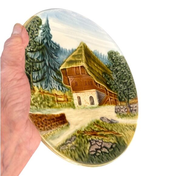 Vintage Schramberg Majolica Relief German Mountain Chalet 9” Plate - Picture 4 of 10